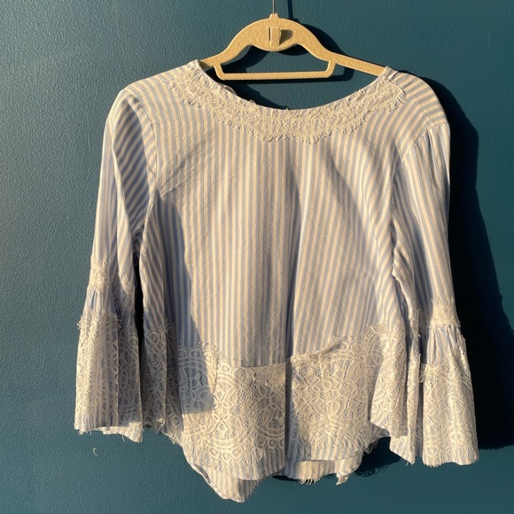 Long sleeve stripped lace top - Picture 8 of 8
